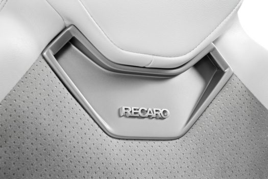 recaro-naias-2017-premium-performance-close-up-02