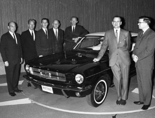 1965-ford-mustang-lee-iacocca-team