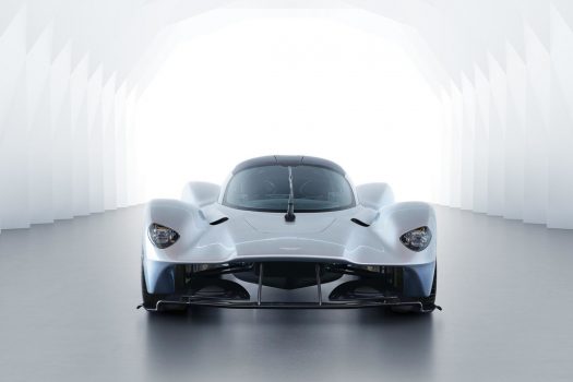 aston-martin-valkyrie-with-near-production-body